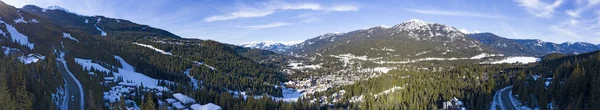 Whistler Creek BC Kanada Panoramablick Wald schneebedeckten Bergen — Stockfoto