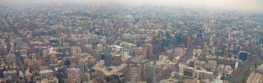 Santiago Şili havadan Cityscape Panorama bir smoggy gün