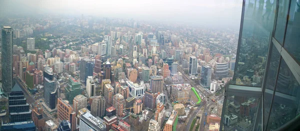 Santiago Chile kilátás felhőkarcoló SMOG töltött város — Stock Fotó
