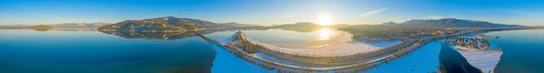 Sandpoint Idaho 360 widok na nabrzeże w Sunset Winter Snowy słońce — Zdjęcie stockowe