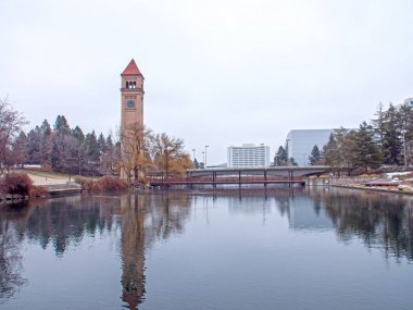 Spokane Nehri Downtown Park Saat Kulesi Gökdelen