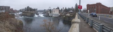 Monroe Street Bridge Spokane Washington Köprüsü üzerinde nehir su