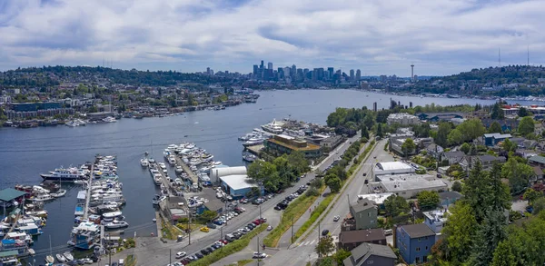 Vista aérea de Seattle de los muelles de barcos de Lake Union Gas Works Downtown — Foto de Stock