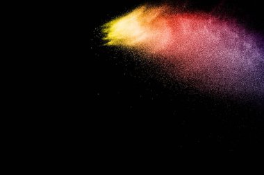 Harika renkler ve formlar kapalı vermek için siyah arka plan önünde tuhaf formlar kombine un ve toz boyalı patlayabilir.