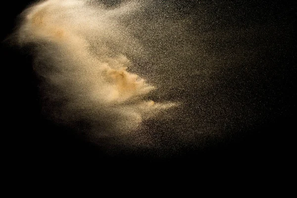 Abstrakte Sandwolken Goldfarbener Sand Spritzt Vor Dunklem Hintergrund Gelbe Sandfliege — Stockfoto