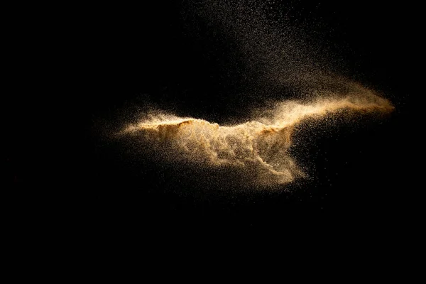 구름의 움직임은 모래를 배경으로 해졌다 폭발은 어두운 분리되었다 — 스톡 사진