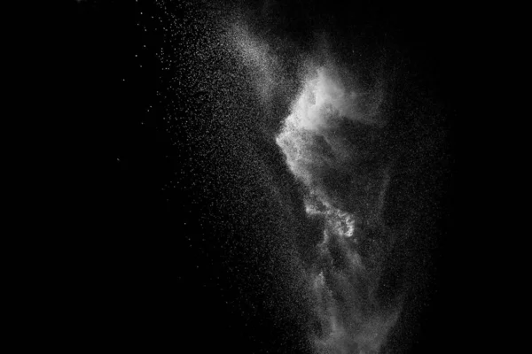 Witte Poeder Explosie Bewolkt Freeze Beweging Van Witte Stofdeeltjes Zwarte — Stockfoto