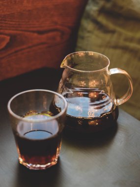 ahşap masa kahve bira alternatif