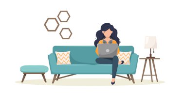 Modern rahat bir koltukta dizüstü bilgisayarı olan bir kız. İç mekan. Çizgi film düz stiliyle vektör illüstrasyonu.