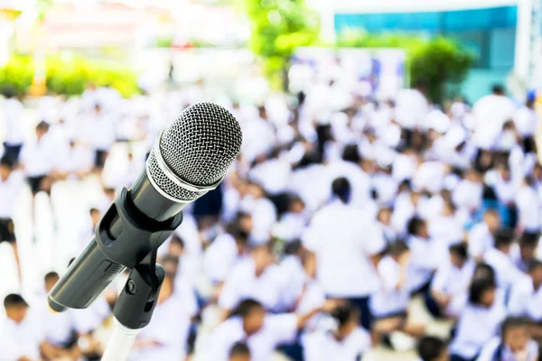 Conheça Muitos Alunos Para Atividades Usando Microfone Como Ferramenta Comunicação — Fotografia de Stock