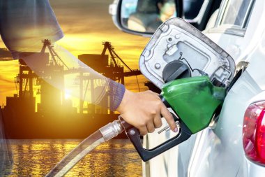 Kar ve zararlar, hakkında iş adamları düşünüyorum petrol dünyanın büyük enerji yakıt, petrol rafinerileri sürekli çalışıyoruz ve uzun, ekonomi itmek için. Ülkenin refah.
