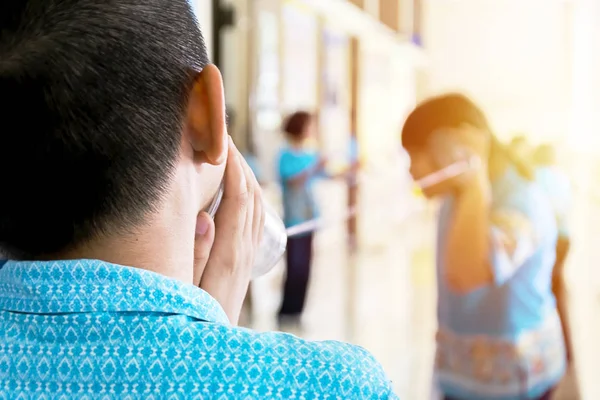 Gli Studenti Stanno Imparando Conoscere Telefono Scatola Vetro Corda Esperimento — Foto Stock