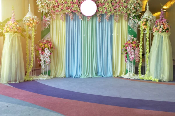 Красиві Квіти Фон Весільної Сцени Щасливий Відкритому Повітрі Весільна Церемонія — стокове фото