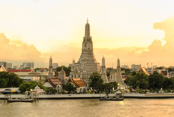 Famoso Wat Arun Uno Los Monumentos Más Conocidos Frente Río — Foto de Stock