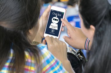 2 kız, El tutan akıllı telefon yapay zeka, Yıldız mı