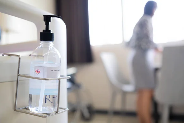 Alkoholgelen Tvättar Händerna Som Installerades Ett Återhämtningsrum Sjukhuset — Stockfoto