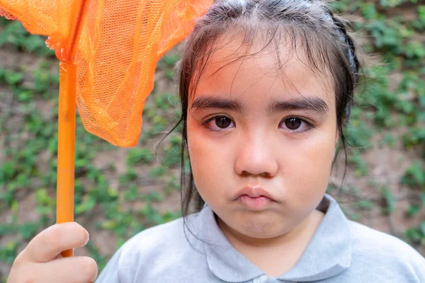 Asian Girl Crying Sorry She Can Catch Insect She Wants — Stock Photo, Image