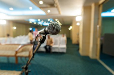 iletişim mikrofon oditoryum konser sahne çerçevede bir sahnede