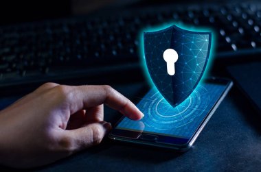 Kalkan Internet telefon Smartphone hacker saldırılarına karşı korunuyorsa, güvenlik duvarı iş adamları korumalı telefon internet tuşuna basın. mesaj koymak yer