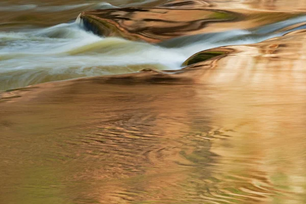 Abstract Landschap Van Presque Isle River Stroomversnellingen Gevangen Met Bewegingsvervaging — Stockfoto