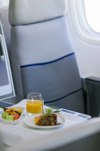 Leckeres Essen Bord Des Flugzeugs — Stockfoto