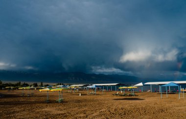 Kırgızistan 'daki Issyk-Kul Gölü