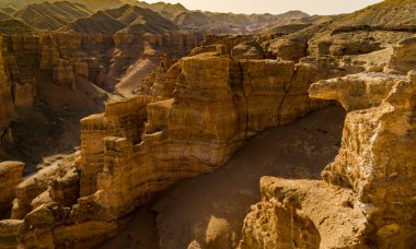 Tien Shan Dağları 'nın güzel manzarası Almatı, Kazakistan, Orta Asya