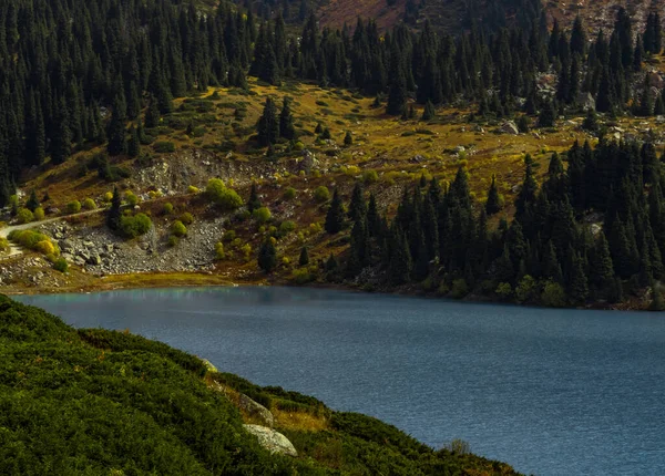 Hermoso Paisaje Con Montañas Lago Kazajstán —  Fotos de Stock