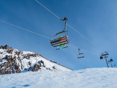 Kazakistan, Almatı 'daki Shymbulak Dağı SKI tatil beldesi