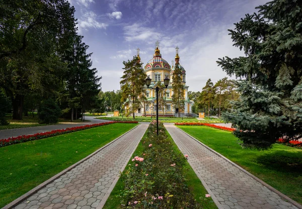 Ženkovská Katedrála Almatech Kazachstán — Stock fotografie