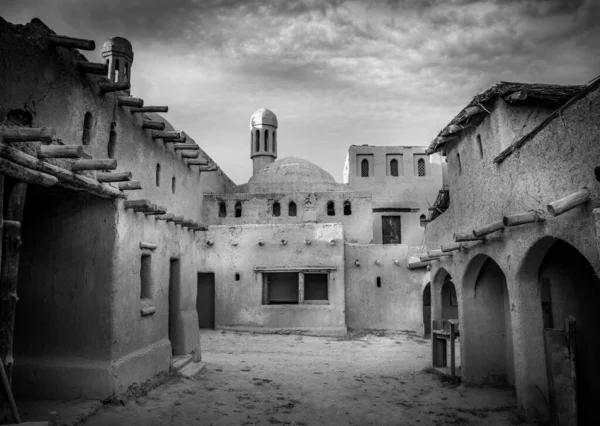 Musta Valkoinen Hylätty Kaupunki Arabian Tyyliin — kuvapankkivalokuva