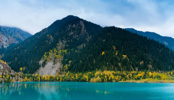 Lac Bleu Issyk Automne Doré Dans Les Montagnes Almaty — Photo