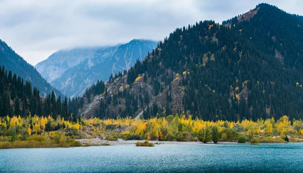 Осенний Пейзаж Казахстана — стоковое фото
