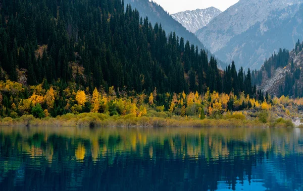 哈萨克斯坦 阿拉木图自然景观 — 图库照片