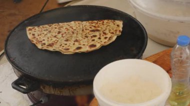 Fırında Tavuklu, geleneksel yemek pişirme