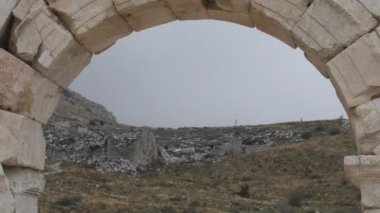 Isparta 'daki Sagalassos Antik Tiyatrosu kalıntıları veya Türkiye' deki Burdur.