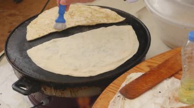 Fırında Tavuklu, geleneksel yemek pişirme