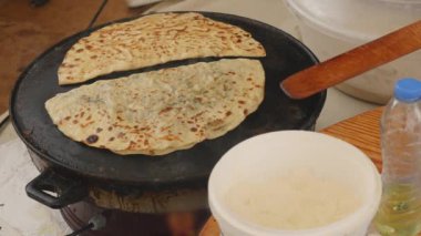 Fırında Tavuklu, geleneksel yemek pişirme