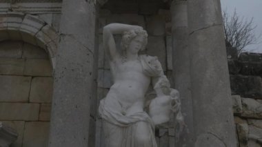 Dionysos heykel Antoninler çeşmesi Sagalassos antik, Türkiye'de