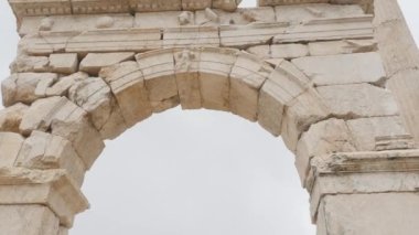 Sagalassos Türkiye'de arkeolojik site ağ geçidi kemerler,