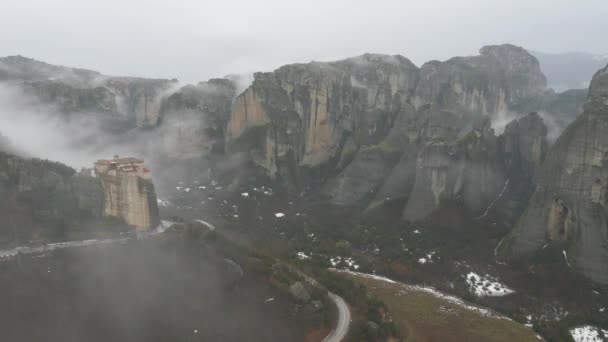 Vue panoramique du monastère de Roussanou, Météores — Video