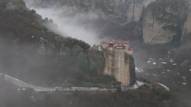 Panoramisch uitzicht op het klooster van Roussanou, Meteora — Stockvideo