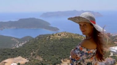 Güzel şehir manzarası zevk kadın gezgin