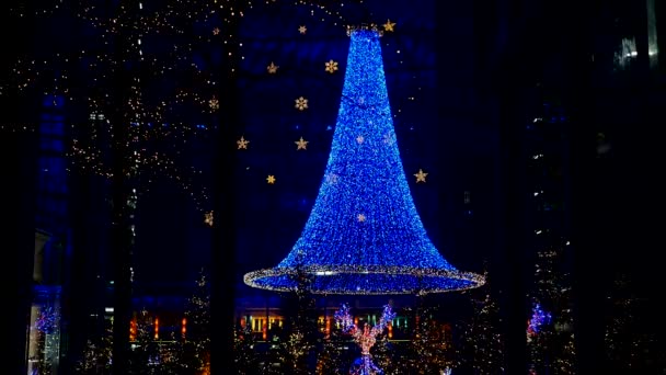 Instalación de árboles de Navidad en Berlín — Vídeos de Stock