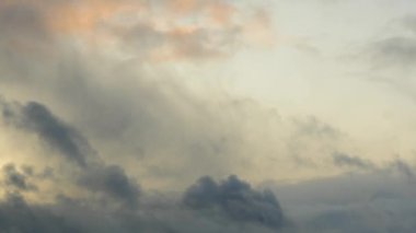 Bulutlarda günbatımı Zamanı