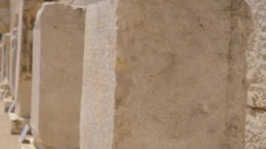 Antik Yunan yazılı taş üzerine keskin