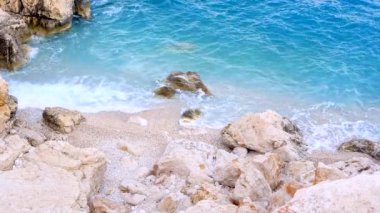 Mavi suları ile güzel vip kum plaj