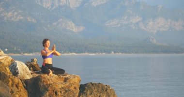 Denize yakın meditasyon