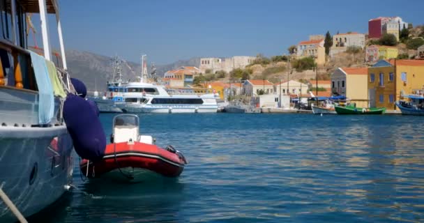 Kastellorizo, Griekenland-13 september 2017 kust straat — Stockvideo