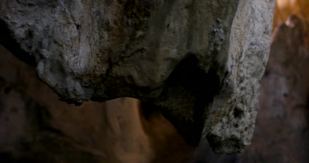 Vue intérieure de la grotte de Karain à Antalya 